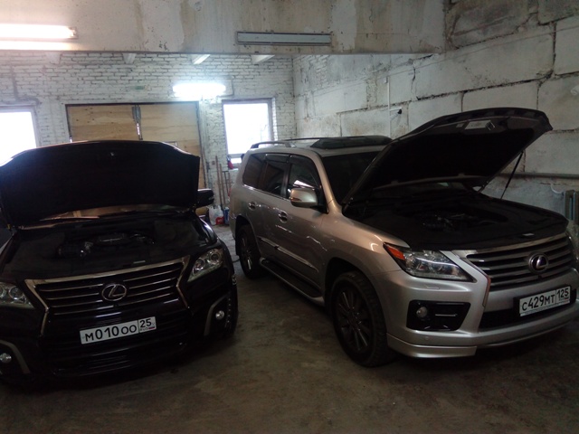 Lexus LX570 — две авто — настройка под super charger TRD racing